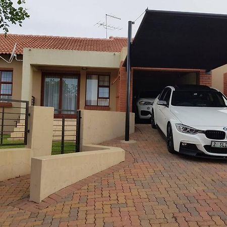 Plush Private Home Πολοκουάνε Εξωτερικό φωτογραφία